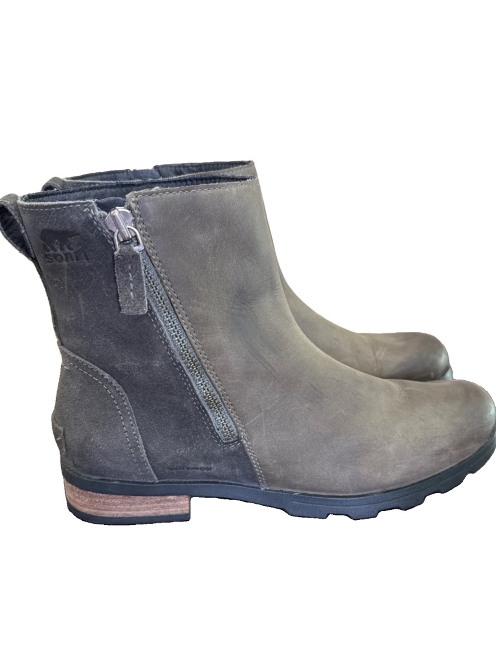 Sorel Gray Suede and distressed Leather Side Zipper Ankle Booties